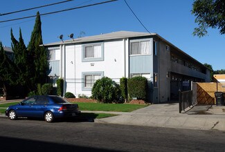 817 N Inglewood Ave in Inglewood, CA - Building Photo - Building Photo