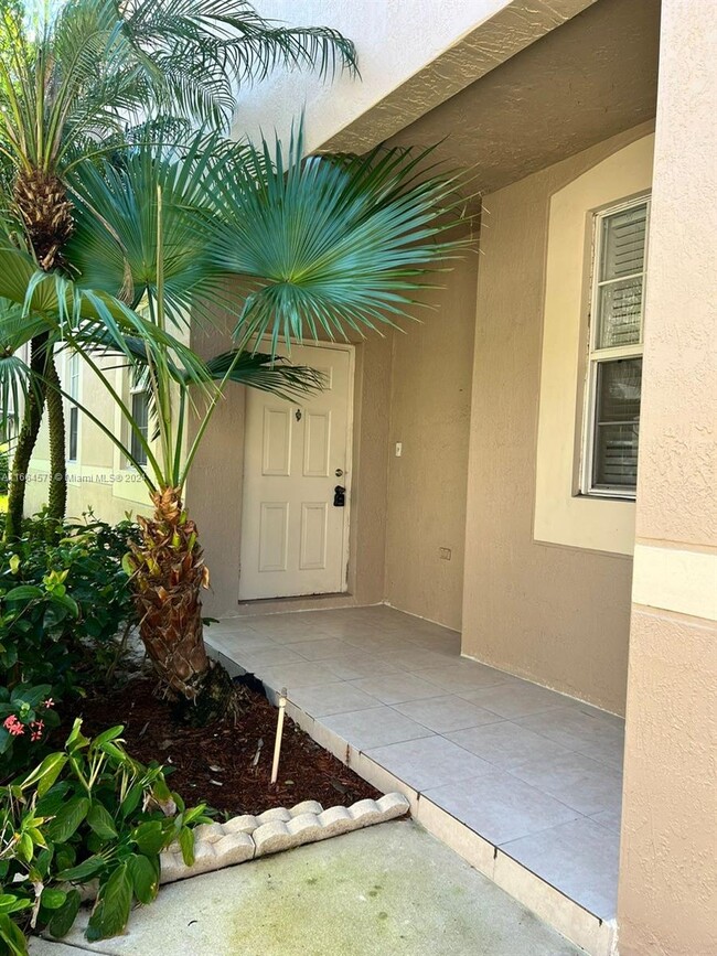 2244 Salerno Cir in Weston, FL - Building Photo - Building Photo