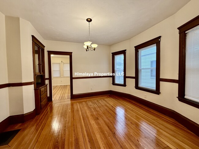 29 Bromfield Rd, Unit 1 in Somerville, MA - Foto de edificio - Building Photo