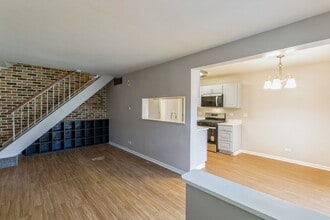 205 Winfield Ct in Vernon Hills, IL - Building Photo - Building Photo