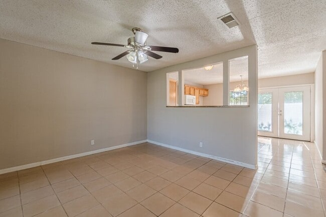 8414 Standing Rock St in San Antonio, TX - Building Photo - Building Photo