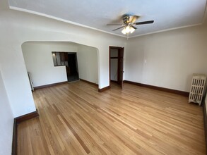 5502 W Burnham St in West Milwaukee, WI - Building Photo - Interior Photo