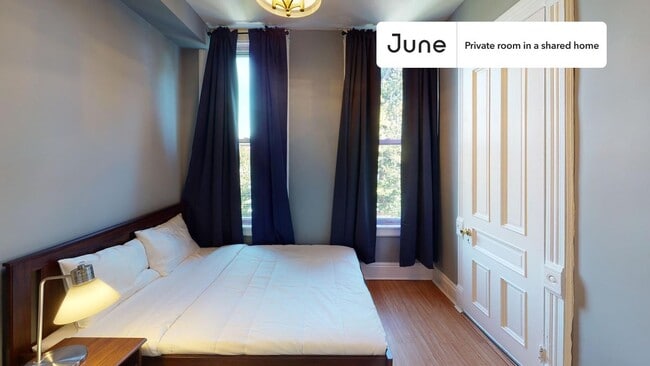 Private bedroom in 5 bed/2 bath Home in New York, NY - Building Photo - Building Photo