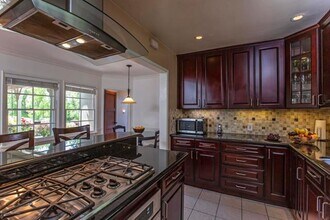 4926 Viro Rd in La Cañada Flintridge, CA - Building Photo - Building Photo