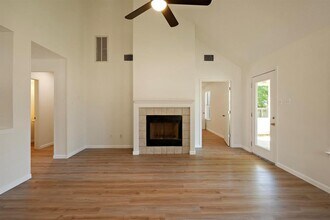 1201 Marigold Way in Pflugerville, TX - Building Photo - Building Photo
