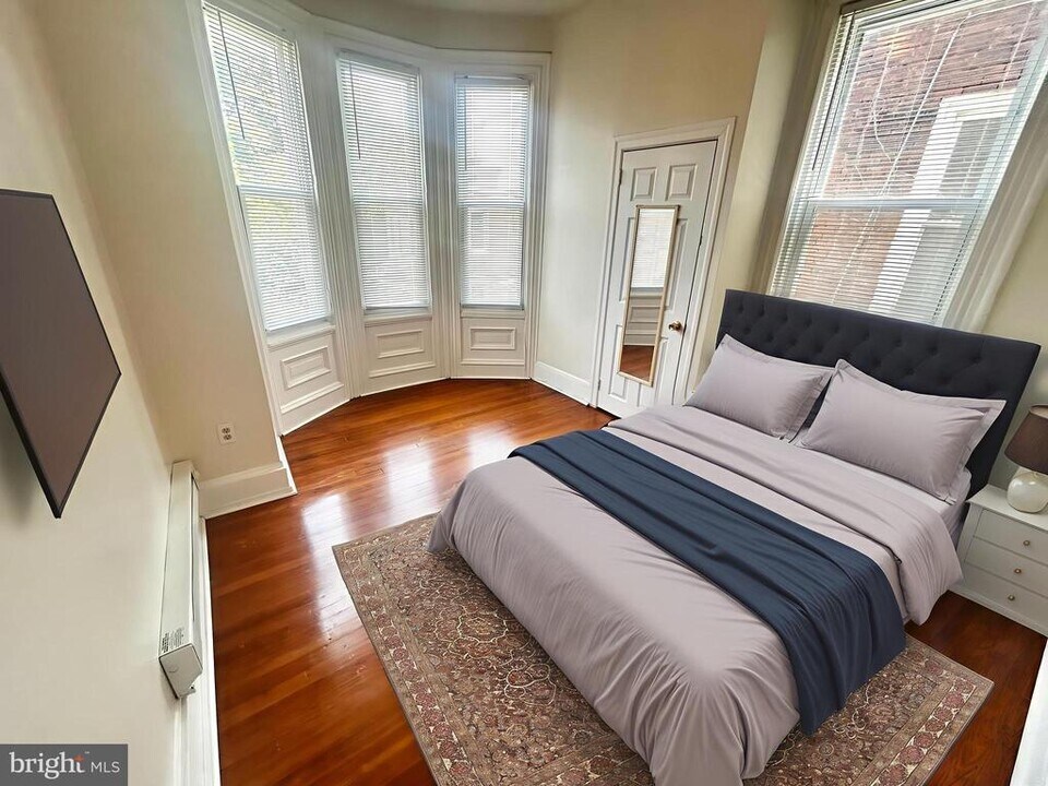 1819 W Oxford St in Philadelphia, PA - Building Photo