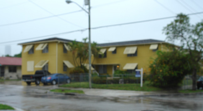 501 SW 9th Ave in Miami, FL - Building Photo - Building Photo