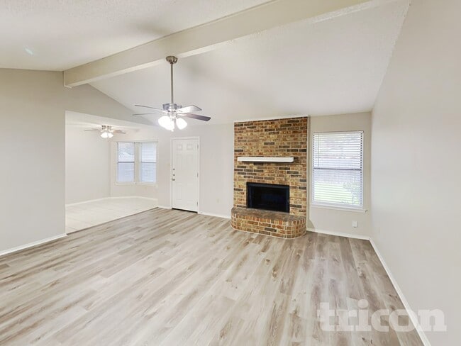 5929 Birchill Road Watauga TX in Watauga, TX - Foto de edificio - Building Photo