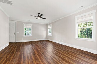 129 E Chestnut Ave in Wake Forest, NC - Building Photo - Building Photo