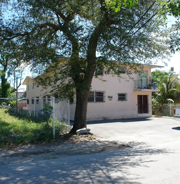 7543 NE Miami Ct in Miami, FL - Building Photo