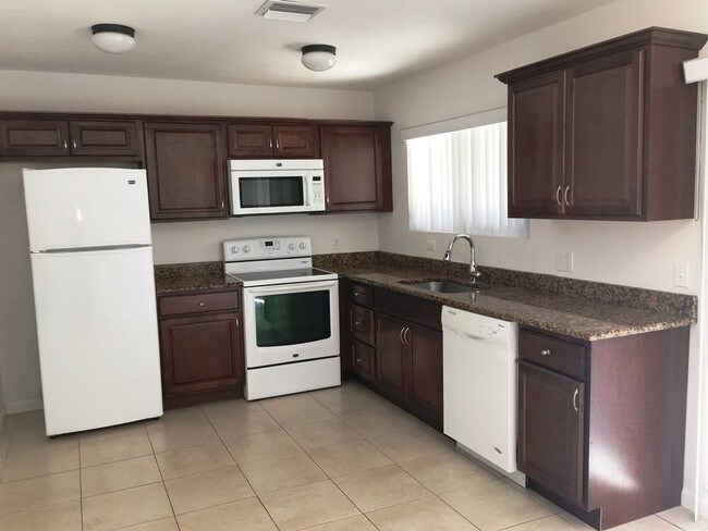 5352 Bosque Ln-Unit -109 in West Palm Beach, FL - Building Photo - Building Photo