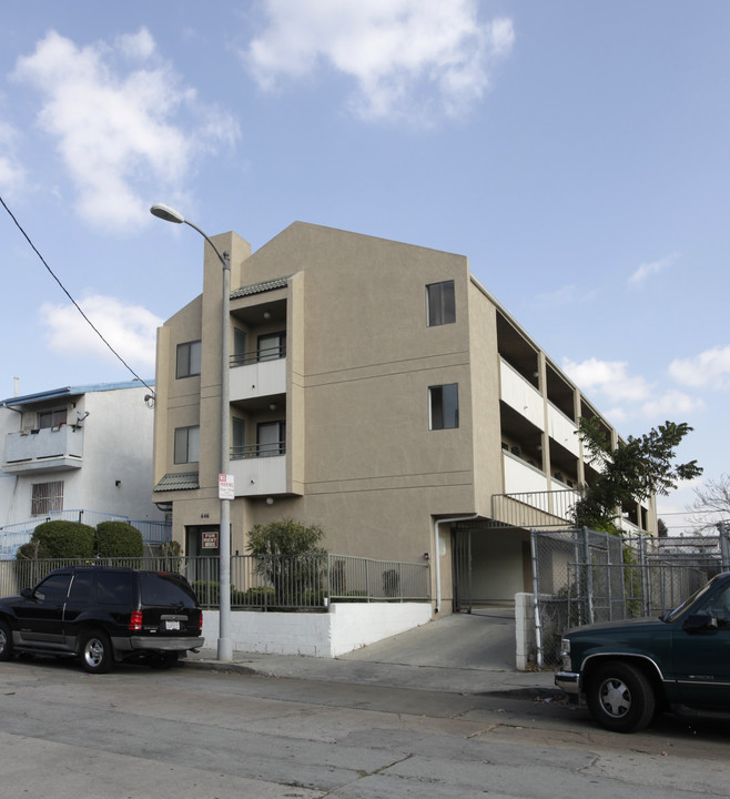 646 N Madison Ave in Los Angeles, CA - Foto de edificio