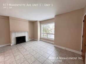 977 Marentette Ave in Windsor, ON - Building Photo - Building Photo