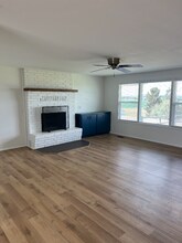 1209 NE Brown Dr in Madras, OR - Foto de edificio - Building Photo