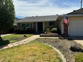 2128 W La Loma Dr in Rancho Cordova, CA - Building Photo - Building Photo
