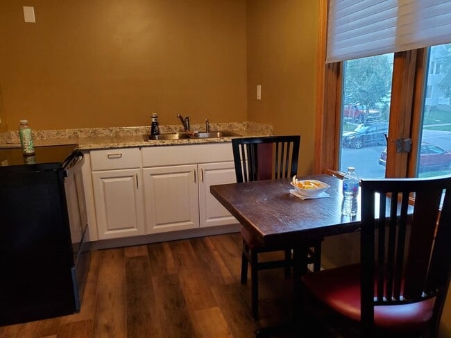 930 Emerald St in Madison, WI - Building Photo - Building Photo