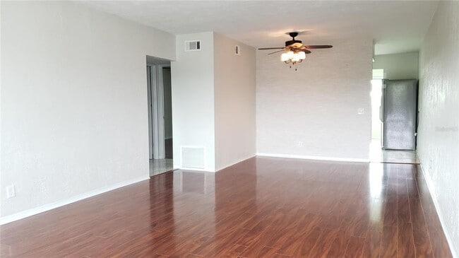 2454 Australia Way E in Clearwater, FL - Building Photo - Building Photo