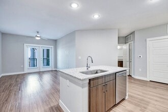 Brightleaf at Lakeline in Austin, TX - Foto de edificio - Building Photo