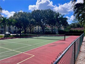 3685 Amberly Cir in Naples, FL - Building Photo