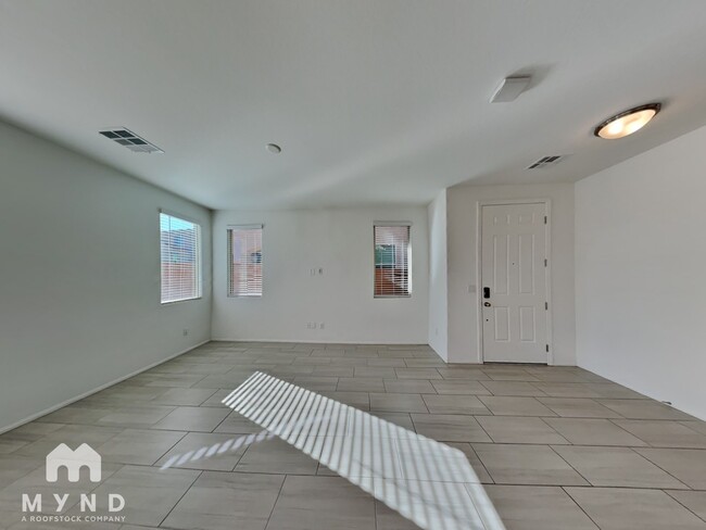 10718 Henesco Bay St in Las Vegas, NV - Building Photo - Building Photo