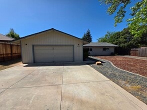 12320 Krista Ln in Auburn, CA - Building Photo - Building Photo