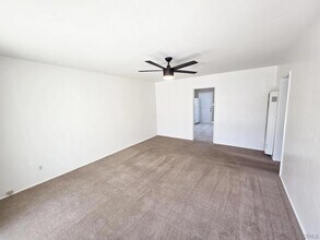 4942 Jumano Ave in San Diego, CA - Foto de edificio - Building Photo