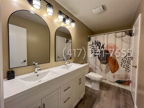 3016 W Roxbury St, Unit Apt A in Springfield, MO - Building Photo - Building Photo