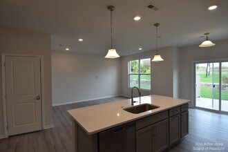 105 Salt Springs Dr in Saline, MI - Building Photo - Building Photo