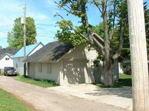 312 Elm Ave in Munising, MI - Building Photo - Building Photo