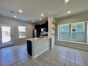 1220 Esplanade Pkwy in San Marcos, TX - Building Photo - Building Photo