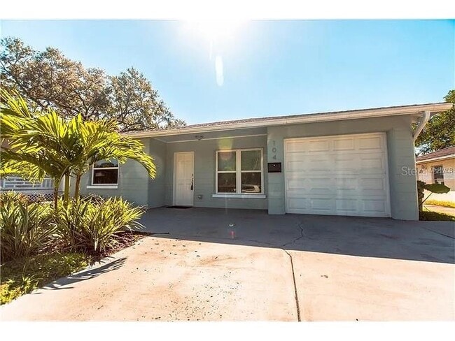 104 W Osborne Ave in Tampa, FL - Building Photo - Building Photo