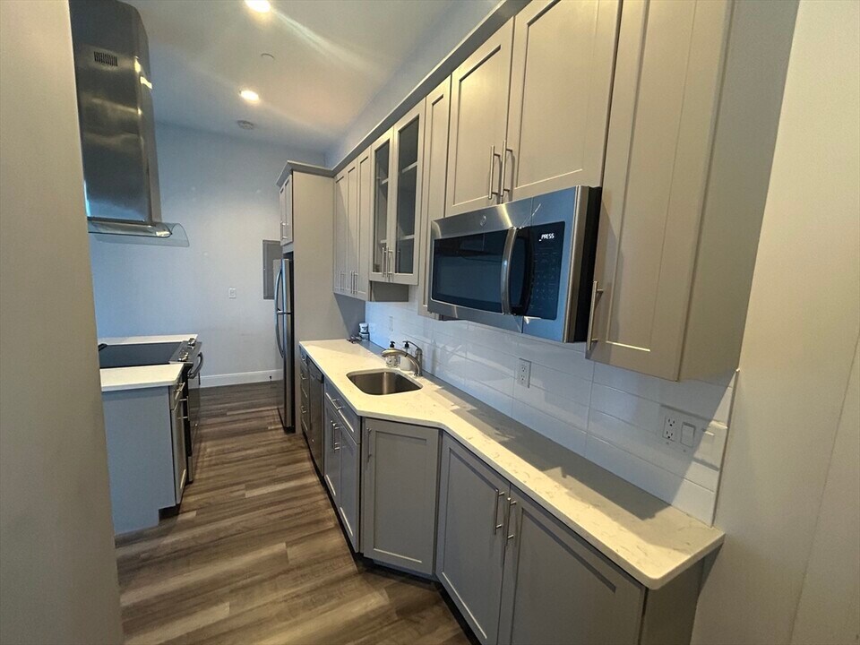 189 Washington in Chelsea, MA - Building Photo