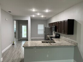736 Bittern Ln in Poinciana, FL - Building Photo