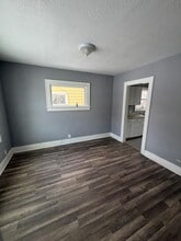 843 Remington Ave in Flint, MI - Building Photo - Building Photo