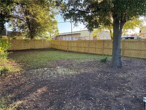 5136 Jones Rd in Forest Park, GA - Building Photo - Building Photo