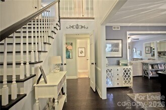 3806 Bridgewood Ln in Charlotte, NC - Building Photo - Building Photo