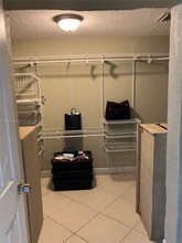 5495 SW 68th Ave in Miami, FL - Building Photo - Building Photo
