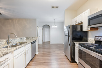 Water's Edge Apartment Homes in Pensacola, FL - Building Photo - Interior Photo