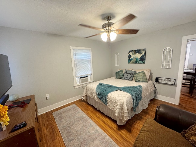 property at 2015 Beaver Ln