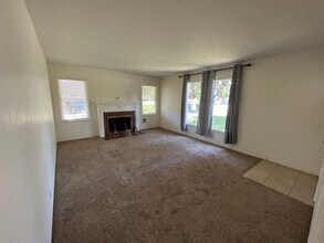 2521 E Westcott Ave in Visalia, CA - Building Photo - Building Photo