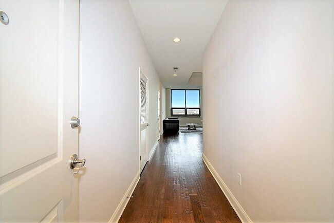 270 17th St in Atlanta, GA - Foto de edificio - Building Photo