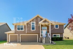 10511 Augusta Dr in Kansas City, KS - Building Photo