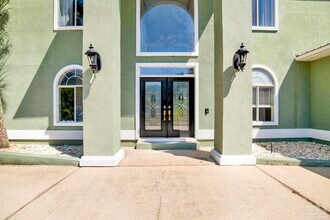 7902 Sleepy Bay Blvd in Navarre, FL - Foto de edificio - Building Photo
