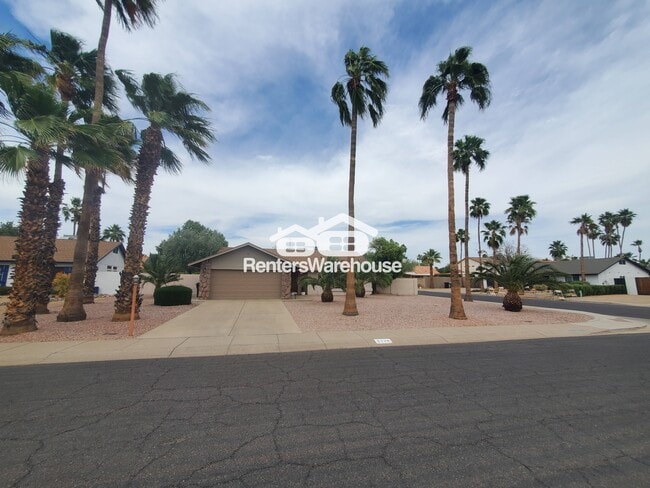 5136 E Tierra Buena Ln in Scottsdale, AZ - Building Photo - Building Photo