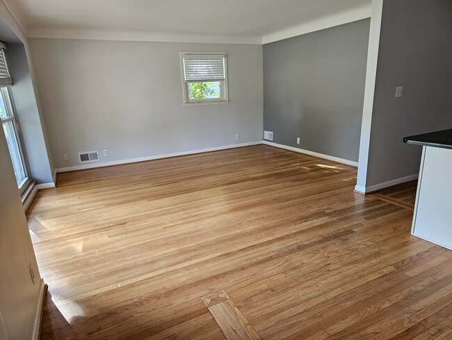 14030 Elgin St in Oak Park, MI - Building Photo - Building Photo