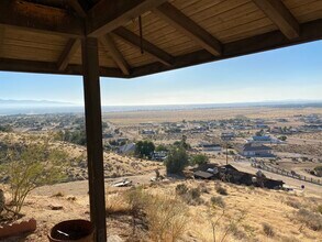22065 Ocotillo Way in Apple Valley, CA - Building Photo - Building Photo