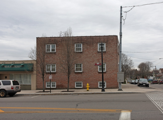 300 Garfield St in East Rochester, NY - Foto de edificio - Building Photo