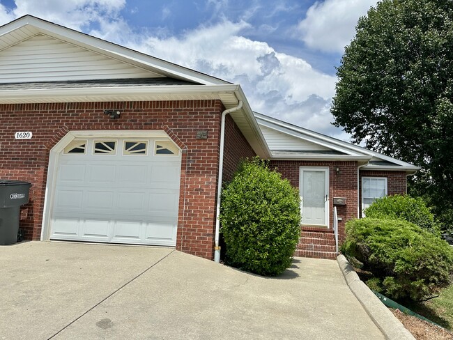 property at 1620 Ridgecrest Dr