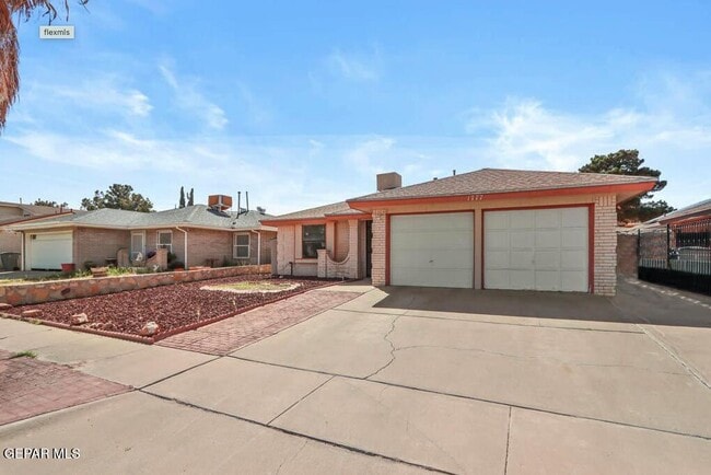 1777 Alan Shepard Ln in El Paso, TX - Building Photo - Building Photo