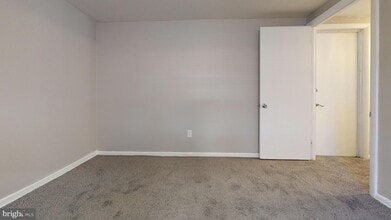 2037 Beyer Ave, Unit 1ST FLOOR in Philadelphia, PA - Building Photo - Building Photo